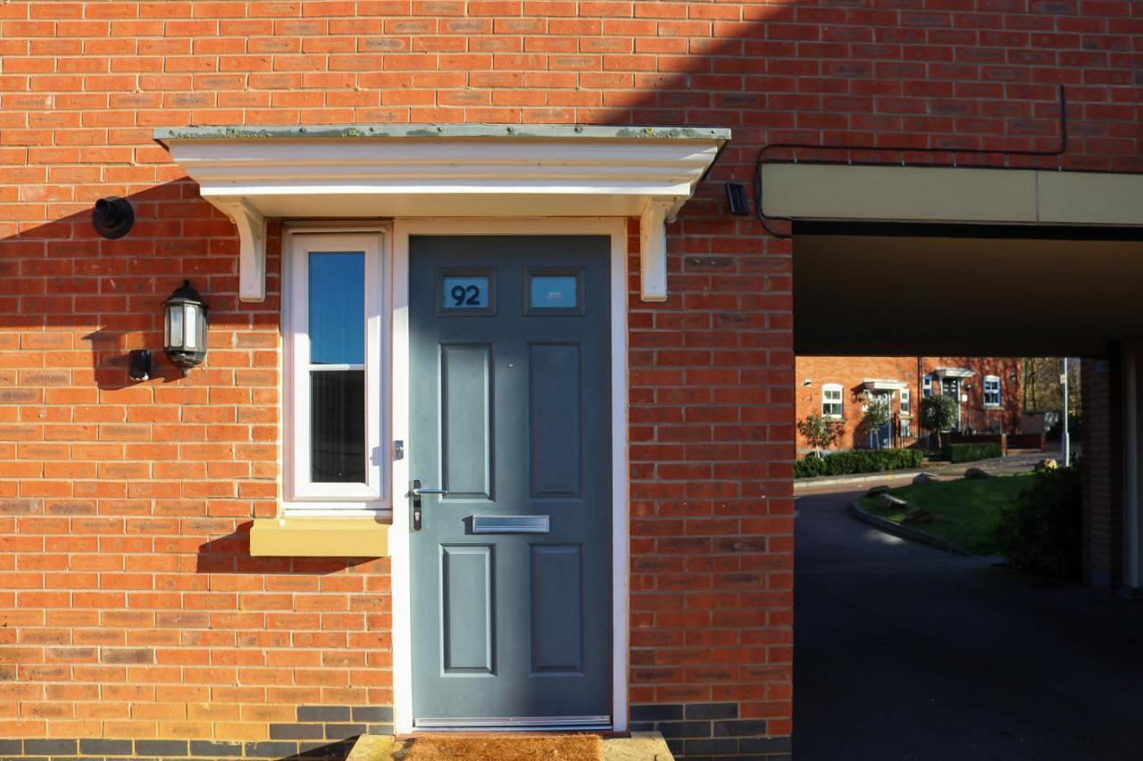 Chichele House, Sleeps 8, Nr Rushden Lakes, Allocated Parking, Corporate Welcome Higham Ferrers Exterior foto