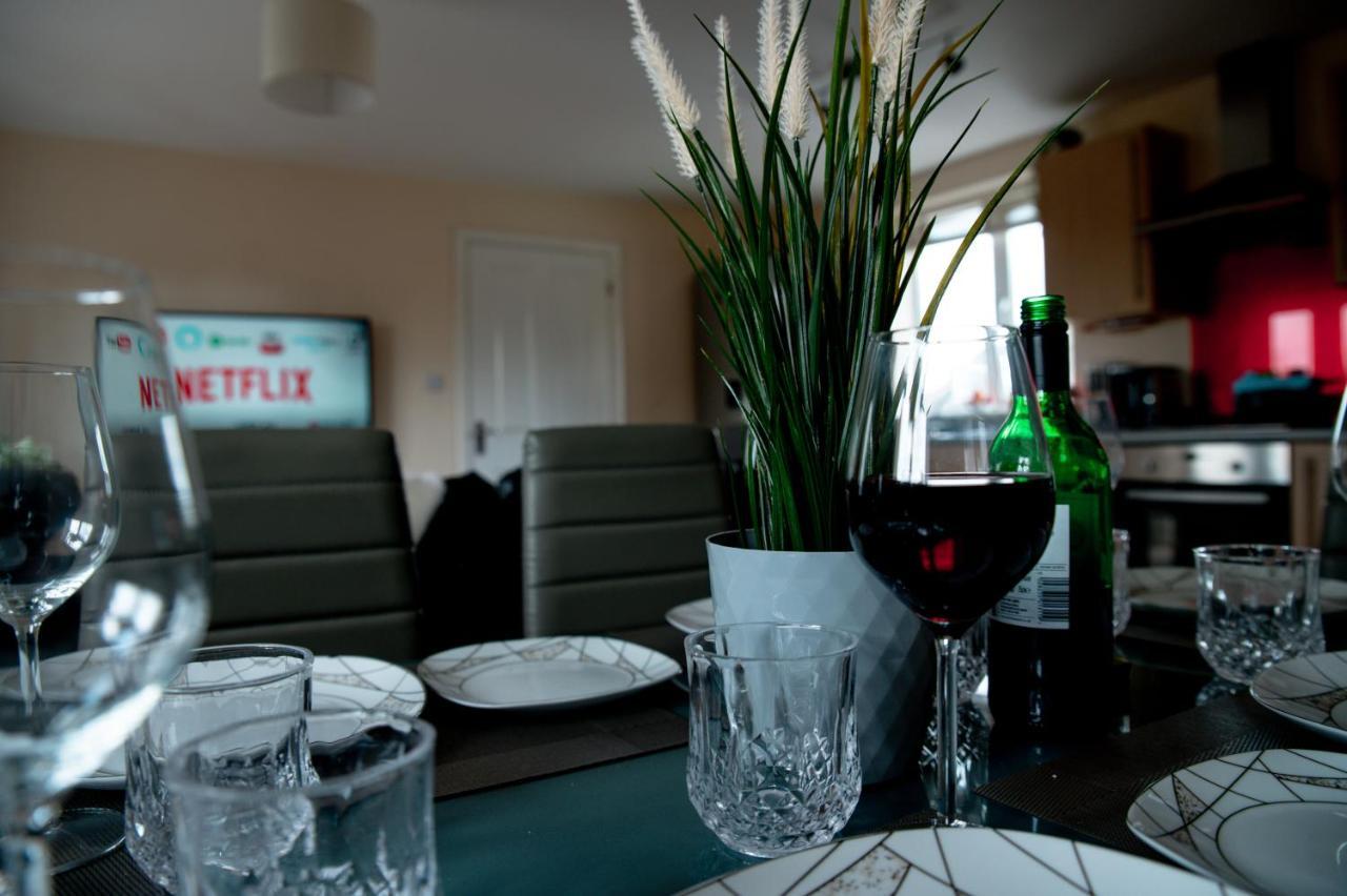 Chichele House, Sleeps 8, Nr Rushden Lakes, Allocated Parking, Corporate Welcome Higham Ferrers Exterior foto